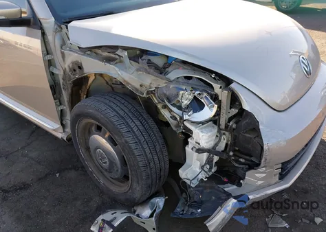 2012 Volkswagen Beetle 2.5L из США, поврежденный, VIN 3VWJP7AT7CM657944